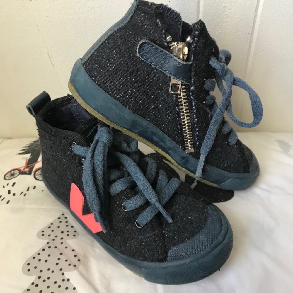 Veja unisex toddler sneakers